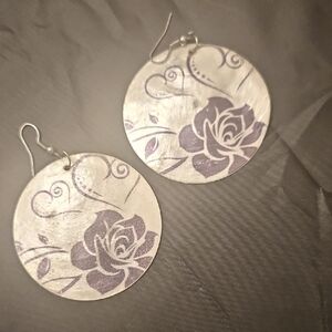 Elegant White Shell & Purple Rose Lightweight Earrings